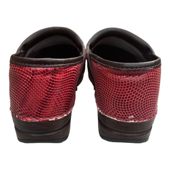 Dansko Pro XP 2.0 Clog Red Texture Size 41 Slip Resistant Nursing Professional - Picture 6 of 14